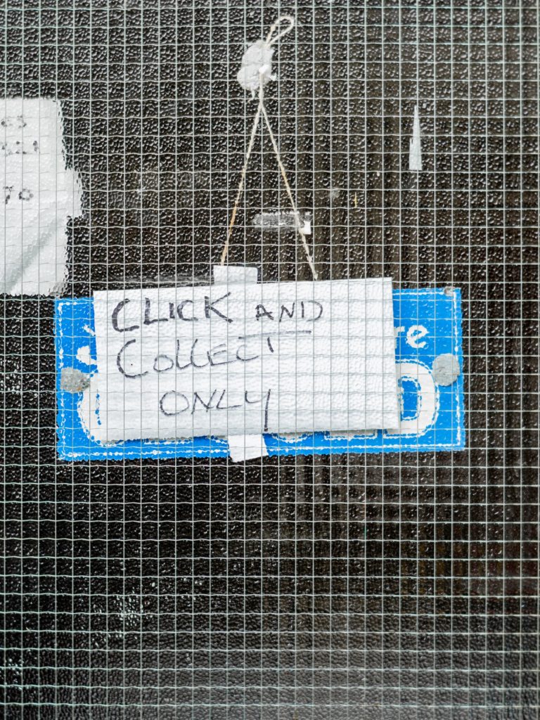 click and collect confinement